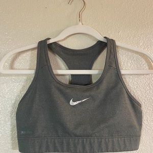 Nike sports bra. Great condition.